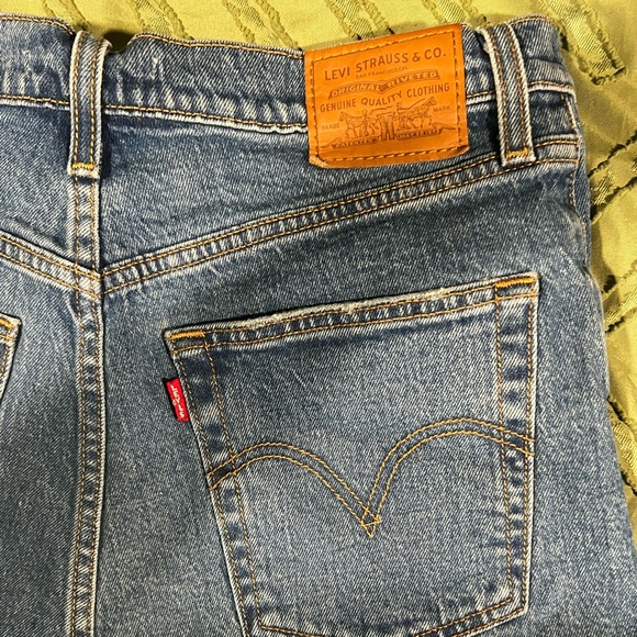 Levi’s 30 ribcage short - Picture 6 of 6